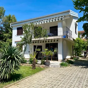 Olive Groove Apartman Malinska